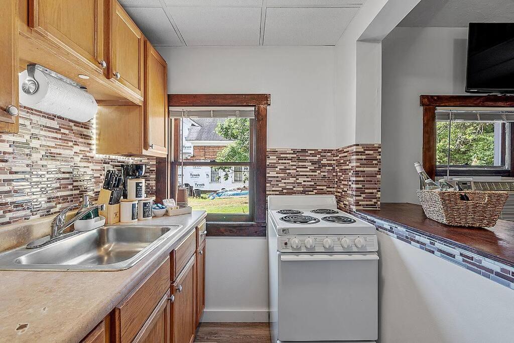 New!! Lovely Unit W/ Private Hot Tub And Patio! Laconia Kültér fotó