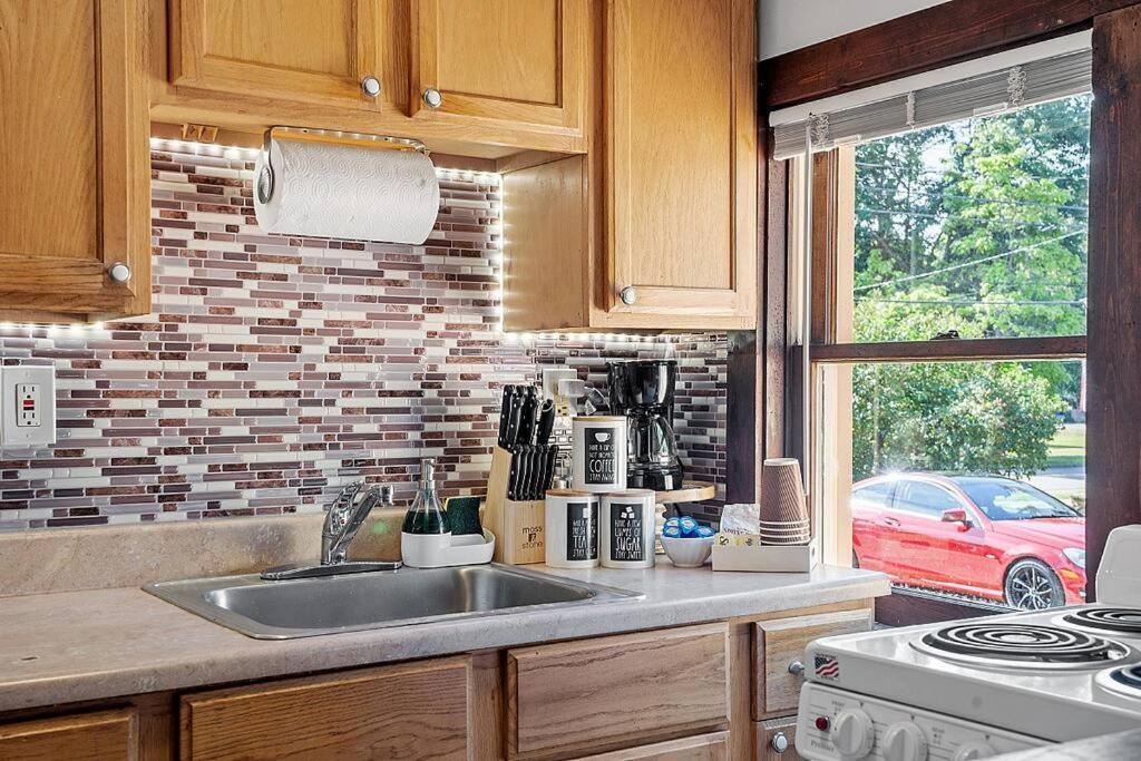 New!! Lovely Unit W/ Private Hot Tub And Patio! Laconia Kültér fotó