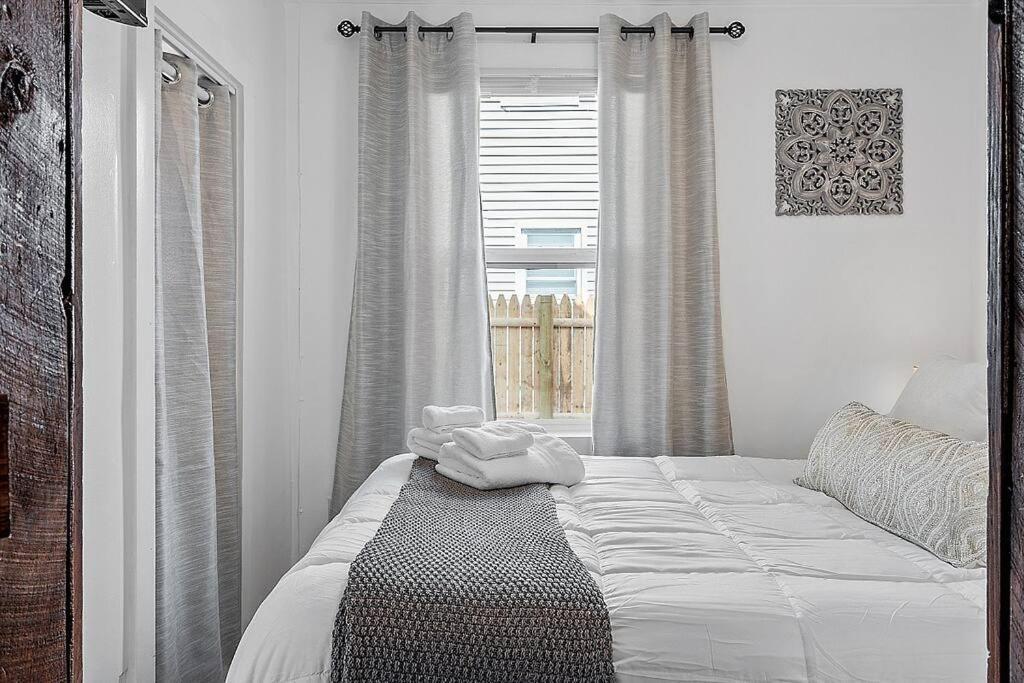 New!! Lovely Unit W/ Private Hot Tub And Patio! Laconia Kültér fotó