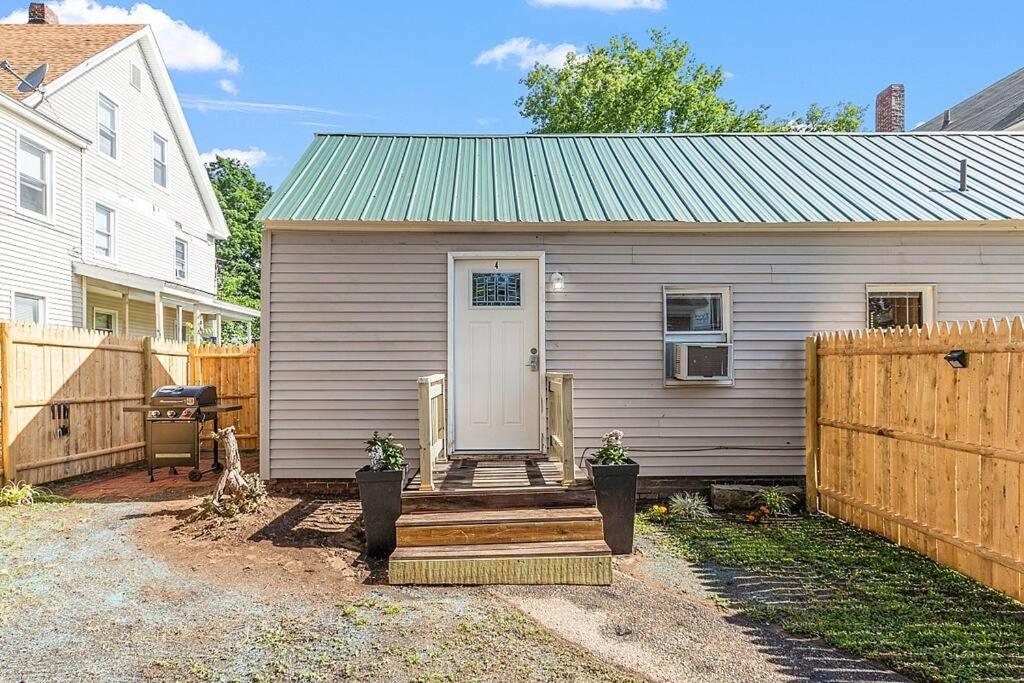 New!! Lovely Unit W/ Private Hot Tub And Patio! Laconia Kültér fotó