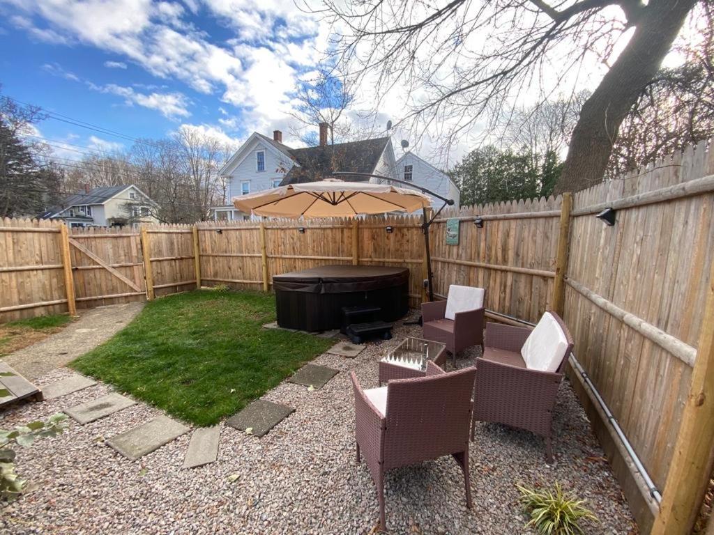 New!! Lovely Unit W/ Private Hot Tub And Patio! Laconia Kültér fotó